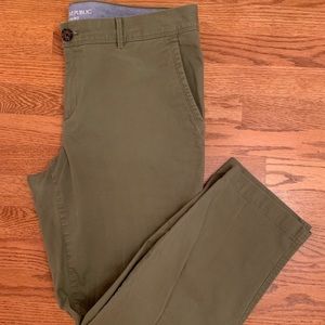 Banana Republic City Chino Pants